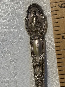 Tiffany Renaissance pattern Sterling silver olive fork 6.25” - Picture 1 of 3