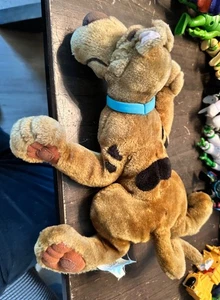 Vintage Plush Scooby-Doo Laying Down Figure - Cartoon Network - Picture 1 of 3