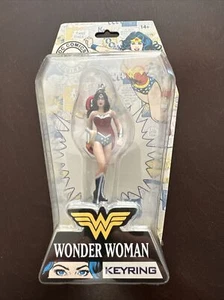 NEW 🔥 DC Comics Series 1 Wonder Woman Mini Action Keyring - Picture 1 of 1