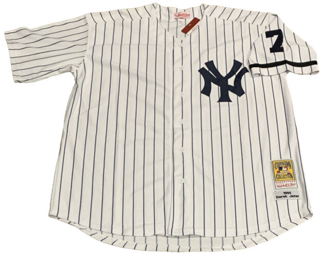  Derek Jeter New York Yankees White 1997 Cooperstown Collection  Authentic Jersey (as1, Alpha, m, Regular, Regular, 40(M)) : Sports &  Outdoors