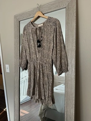 Mameluco Beachgold Anthropologie beige y negro punto guepardo talla pequeña Foto 1 de 4