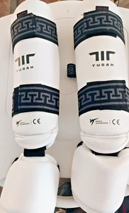 Tusah Small EZ-Fit parastinchi e collo del piede | protezioni TKD Taekwondo | coppia - Foto 1 di 7
