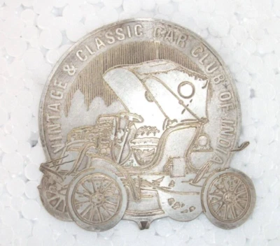 Monograma vintage de metal blanco del Club de la India de coches clásicos y vintage, coleccionable Foto 1 de 4