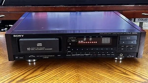 Sony CDP-C15ESD 10 Disc Audiophile CD Player with Woodgrain Finish Nice - Picture 1 of 14