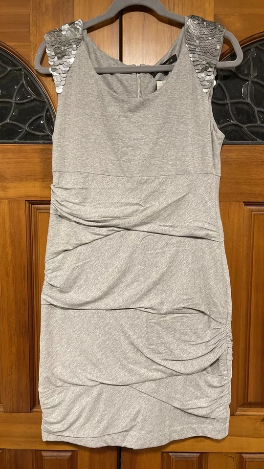 VESTIDO DE LENTEJUELAS SIN MANGAS ACANALADO CYNTHIA STEFFE $115 NUEVO CON ETIQUETAS TALLA M Foto 1 de 4