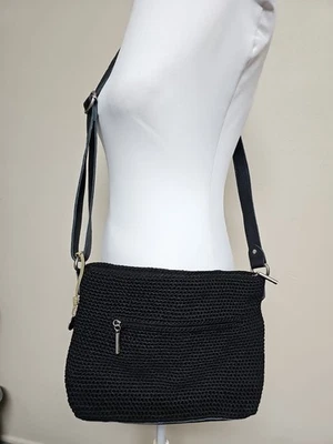 Bolso Bandolera Mujer THE SAK Estilo Crochet Informal Color Negro Cierre con Cremallera. Foto 1 de 4