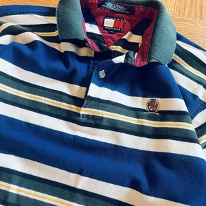 Y2K Tommy Hilfiger Langarm gestreiftes Kragen Rugby Shirt Jungen XL Preppy Crest - Bild 1 von 8