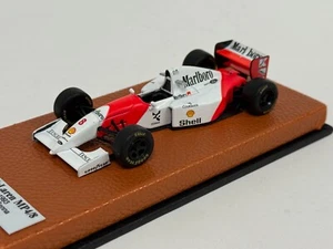 1/43 McLaren MP4/8 de 1993 temporada F1 Ayrton Senna base de cuero JPN226 - Imagen 1 de 7