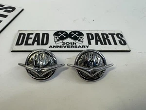 Harley H-D V-Wing Roadking pair emblems badges decorative trim FLHR - Foto 1 di 4