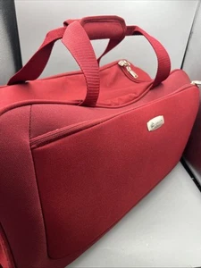 CARLTON Red Cabin Case Hand Luggage Overnight Weekend Travel Shoulder Bag - Picture 1 of 8
