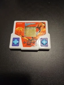 Tiger Electronics 1988 All Pro Basketball Handheld Electronic Game Vintage Works - Picture 1 of 1