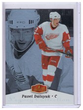 Pavel Datsyuk 2006-07 Flair Showcase Legacy Collection Parallel Card #41 /100