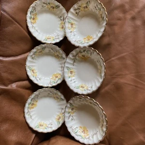 6 Limoges American Yellow Daisy Fruit Bowl 22 Karat Gold Trim Scalloped Edge 5” - Picture 1 of 11