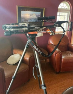 Ravin R20 Predator Camo Crossbow - 430 FPS W/400 Gr. Arrows x 3 and BOG Tripod - Picture 1 of 18