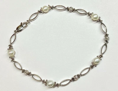 Pulseira feminina de ouro branco 14k com pérolas e diamantes - Imagem 1 de 4