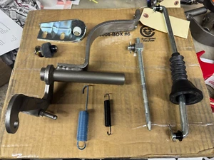1967 1968 1969 1970 FORD MUSTANG 289 302 CLUTCH LINKAGE KIT W Z-BAR BRACKETS ROD - Picture 1 of 5