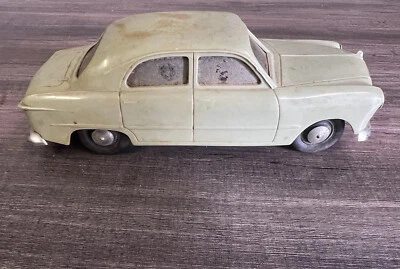 1949 Ford Shoebox Fordor 1/25 th Promo WINDUP Model Vintage Some Warpage GREEN - Image 1 of 4