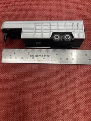 ERTL Gooseneck Silver Horse Livestock Trailer Die-Cast Metal 5th Wheel Toy 1/64 - Image 1 of 4
