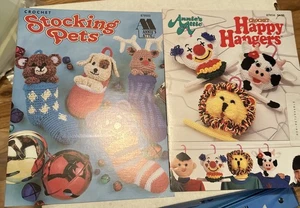 2 Annie’s Attic Booklets-1991 Crochet Happy Hangers & 1996 Crochet Stocking Pets - Picture 1 of 4