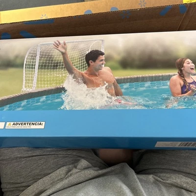 Juego de piscina polo acuático Summer Waves, para piscinas sobre el suelo con marco de metal Foto 1 de 4