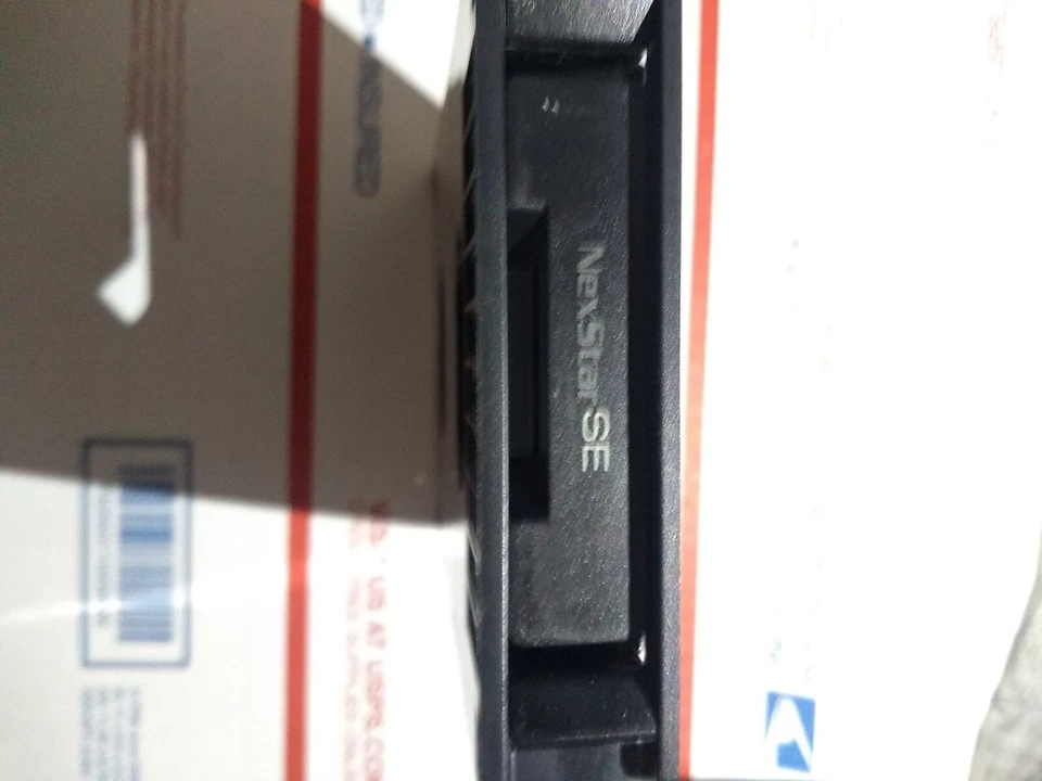 Vantec NexStar SE 2.5" to 3.5" SATA Hard Drive/SSD Converter - Image 1 of 4