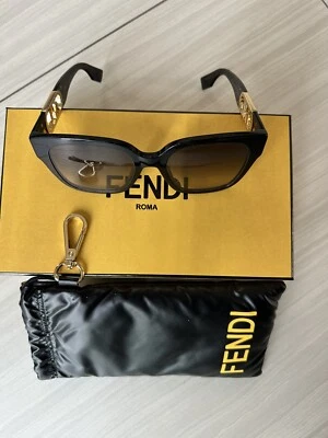 Fendi Women Sunglasses FE400631 - Image 1 of 4
