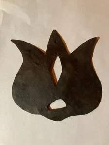 Primitive Tulpen-Steppschablone im Stil des frühen 17. ~ 18. Jahrhunderts - Bild 1 von 2