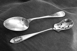 A Vintage Sterling Silver Tiffany USA Spoon & another – possibly USA. - Picture 1 of 9