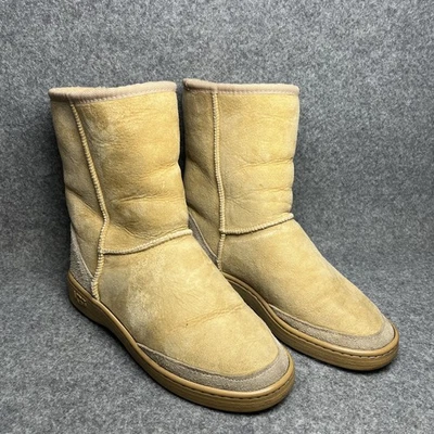 Botas de invierno UGG para mujer talla M8 - L9 clásicas cortas II forradas de gamuza arena  Foto 1 de 4