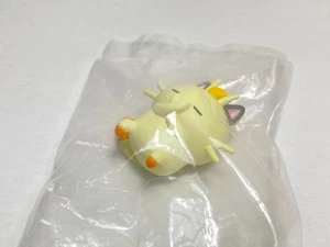 Figura de juguete Meowth (H0,8") Oyasumi Chuu Pokemon Center 2020 colección Gashapon. - Imagen 1 de 3