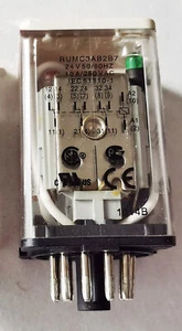 Relé intermedio 1 pieza UMC3AB2B7 24VAC 10A 50/60Hz 11 pines - Imagen 1 de 1