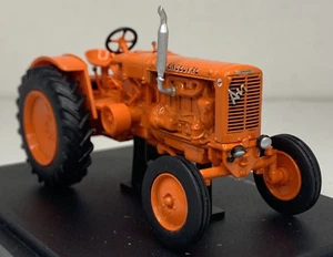 Universal Hobbies Vendeuvre Super GG70 Diecast Tractor 1/43 Hachette BOX DAMAGE - Picture 1 of 8