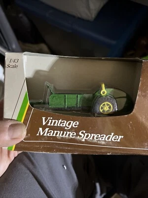 Vintage Ertl John Deere Manure Spreader. Diecast 1/43 Scale.  No. 5654 NOS - Image 1 of 4