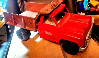复古 Tonka 压钢红色道奇自卸车,14 英寸,1970 — 第 1/4 张图片