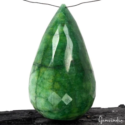 Enorme piedra preciosa de corte a cuadros de pera esmeralda brasileña natural de 1320 quilates Foto 1 de 4