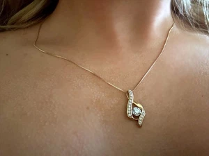 Diamond Ribbon Pendant Necklace In 14k Yellow Gold 18" - Picture 1 of 1