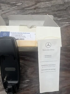 Mercedes Peiker Acustic Mobile Phone Hold Bluetooth Motorola Q6820919. 04W49 - Bild 1 von 5