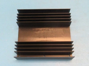 (1) 396-2AB WAKEFIELD 10 FIN ALUMINUM HEATSINK POWER & IGBT MODULES 5.5x5x1.38" - Picture 1 of 5