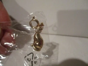 AVON Goldtone Lobster-Claw Connecter Charms CAT Charm 3/4" L  Sealed in Package - Picture 1 of 5