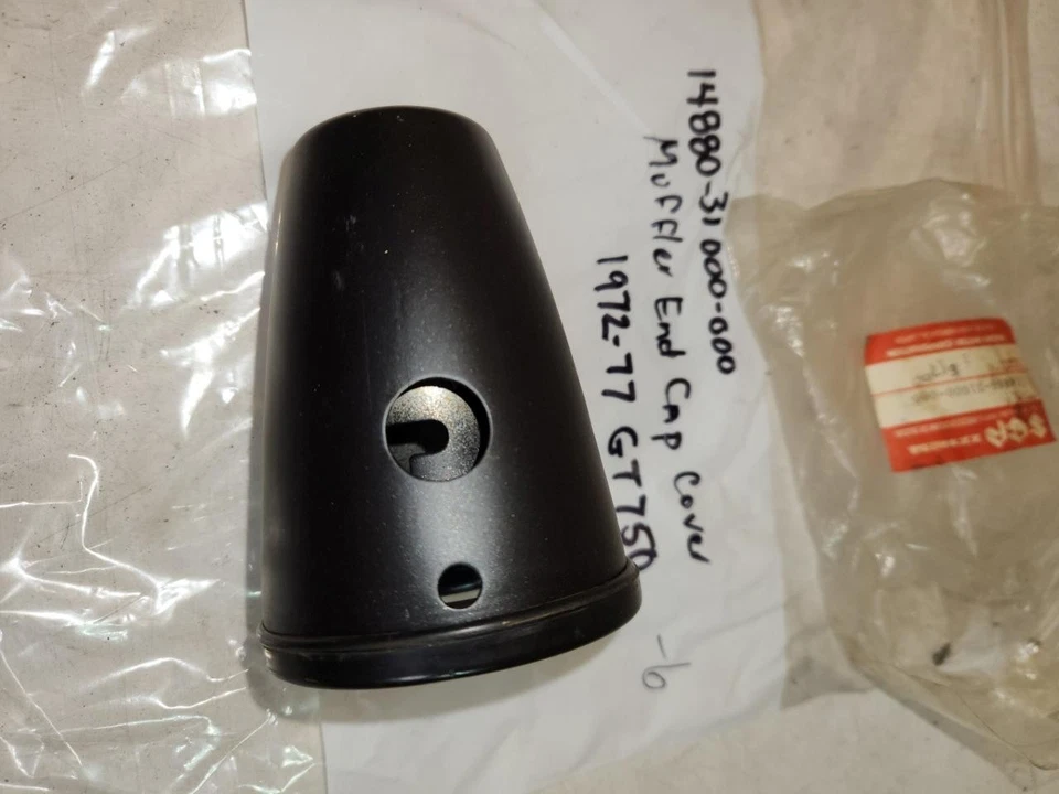 1972-77 GT750 SUZUKI NOS EXHAUST TIP END CAP 14880-31000 102025-6 - Image 1 of 1