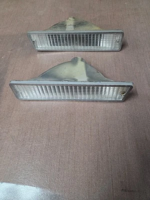 VERY NICE Original GM 1986 Oldsmobile Cutlass 442 L and R Parklamp Assemblies - Image 1 of 4