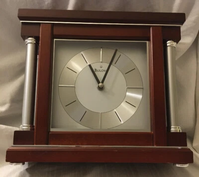 Reloj Bulova Caja Madera Maciza Tono Plata Laterales Metal B7651 Ligeramente Usado. Foto 1 de 4