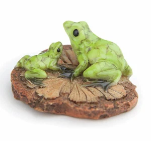 2 ranas en astillas de madera GO 16633 jardín de hadas en miniatura - Imagen 1 de 6