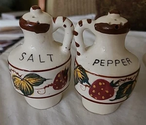 Vintage 1950's Fred Roberts Co. Strawberry Salt And Pepper Set Made In Japan - Picture 1 of 5