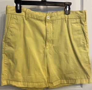 Mens Izod Saltwater Stretch Yellow Shorts size 34 - Picture 1 of 8