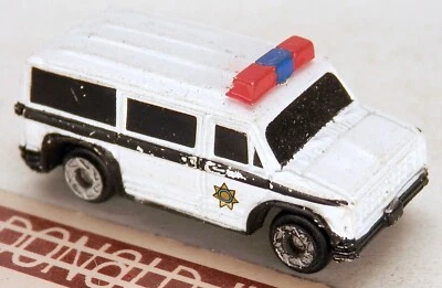 Micro Máquinas Ford Econoline Furgoneta Policía Prisionero Vehículo de Transporte HASBRO Foto 1 de 2