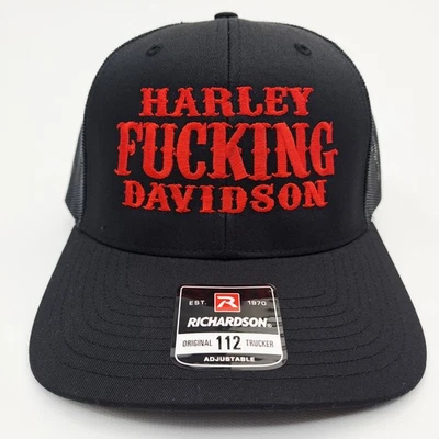 Gorra Harley F'ing Davidson negra con texto rojo Richardson 112 Snapback Foto 1 de 4