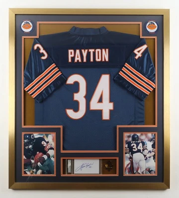 Exhibición de corte enmarcada personalizada 32x36 firmada por Walter Payton con prendedor de jersey y osos / PSA Foto 1 de 4
