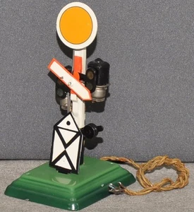 Märklin 2316 B Dreibegriff-Vorsignal beleuchtet von 1934 neuwertig Spur 0 + 1 - Bild 1 von 1