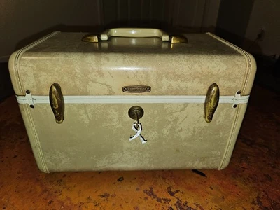 Estuche Tren Vintage Años 50 SAMSONITE Shwayder Bros Beige con Llave Imitación Mármol Aspecto Foto 1 de 4